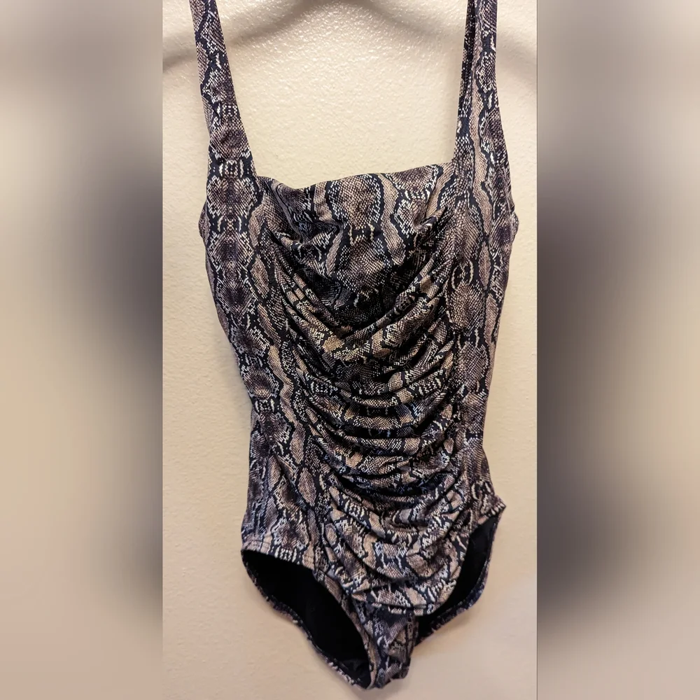 CALVIN KLEIN SNAKESKIN PRINT SWIMSUIT SZ 8 - Picture 3 of 8